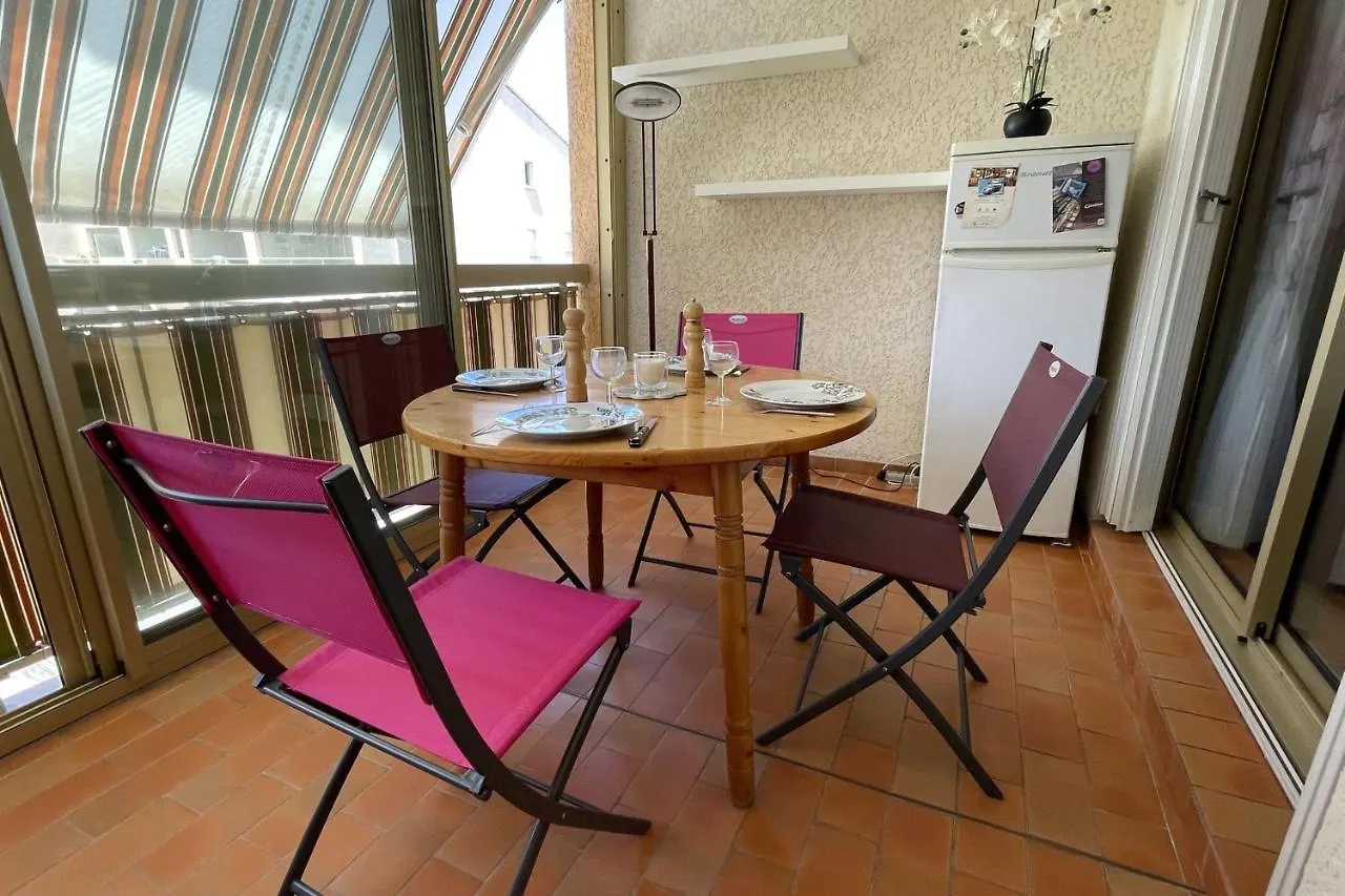 T2 With Balcony Close To The Sea Sainte-Maxime France